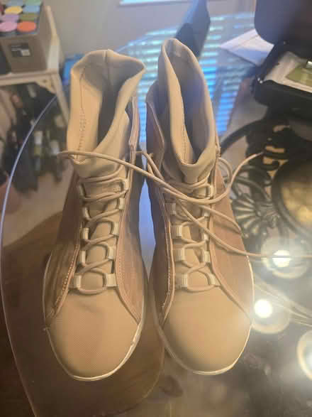 Photo of free Le Flow sneakers EURO size 43 (By the Mountain View Caltrain) #3