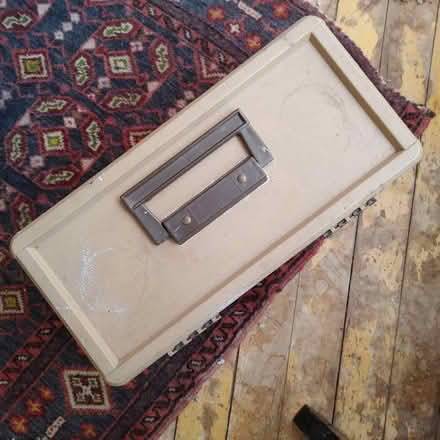 Photo of free Old fishing tackle box (Trinity Bellwoods) #4