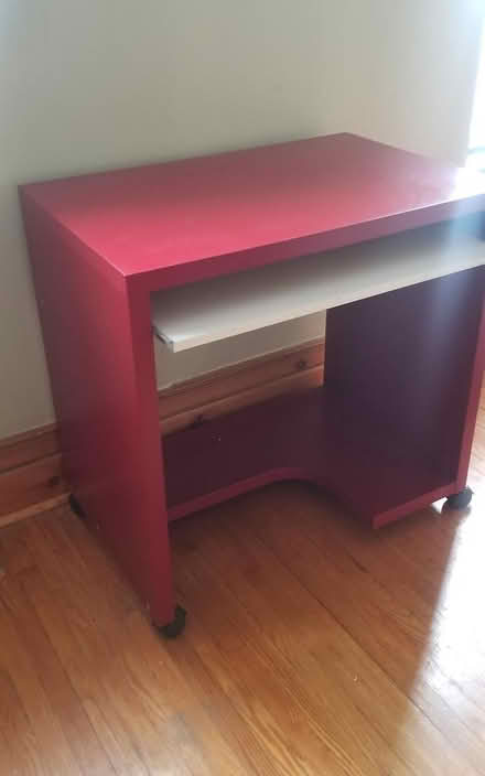 Photo of free Small computer desk Red (Annex) #2