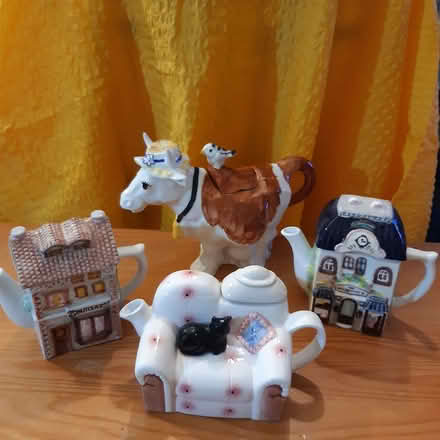 Photo of free Collectable Novelty Teapots - please read whole post (Sutton in Ashfield NG17) #3