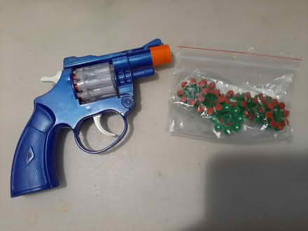 Photo of free Revolver Cap Gun Toy (Birds Marsh View, SN15) #1