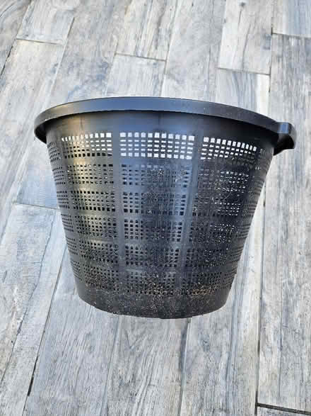 Photo of free Pot (Redditch B97) #1