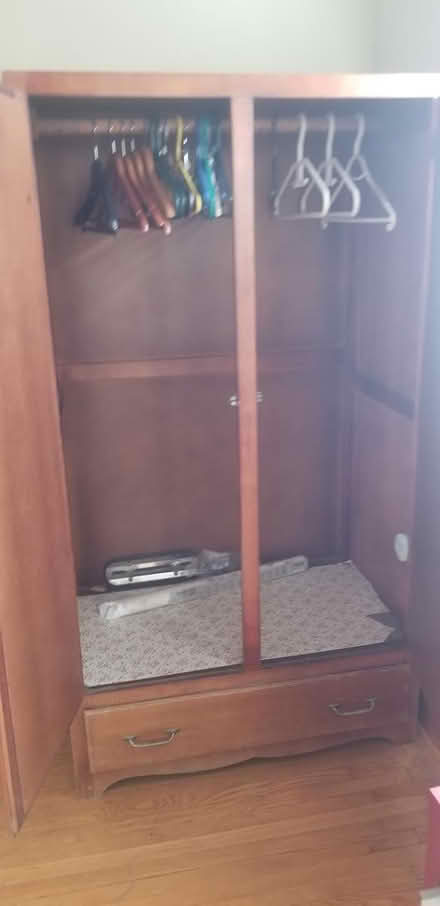 Photo of free Wardrobe w mirror (Annex) #2