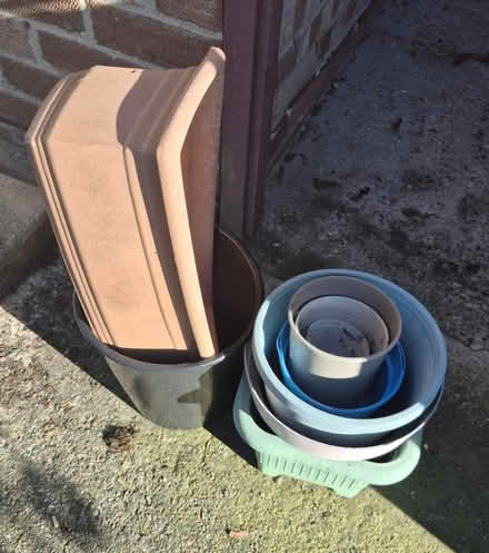 Photo of free Various flower pots (Leigh Park PO9) #2