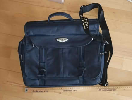 Photo of free Shoulder bag (D15) #1