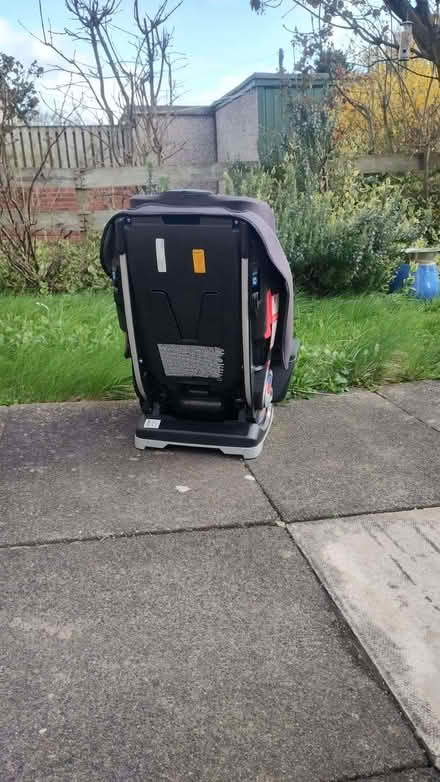 Photo of free Child's car seat (Leeds LS14) #2