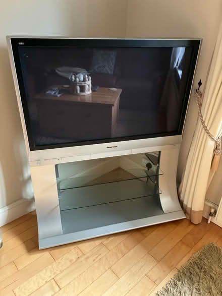 Photo of free 42” Panasonic Viera flatscreen TV (Leigh-on-Sea SS9) #1