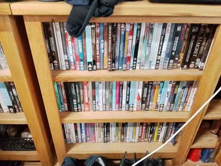 Photo of free Dvds and a DVD player (Fy76sf) #1