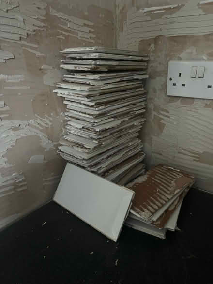 Photo of free White tiles (Marlow SL7) #2