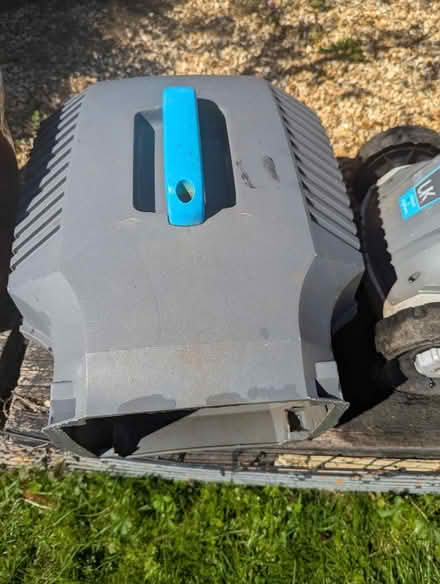 Photo of free 32cm battery mower & 40volt strimmer, charger & battery (Grangeway area NN10) #2