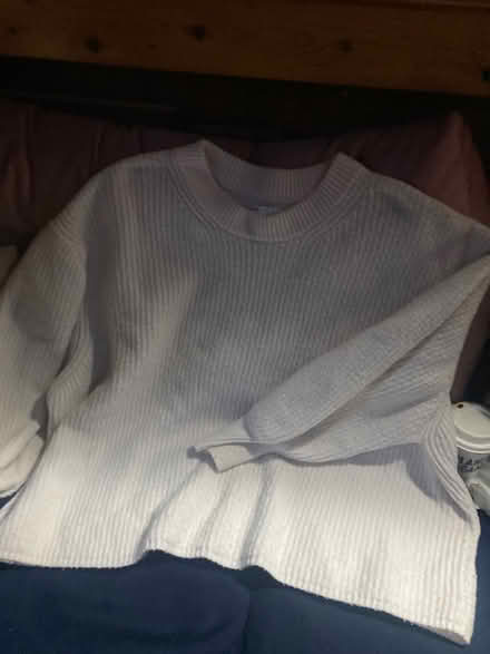 Photo of free Sweater (E8 4pt) #1