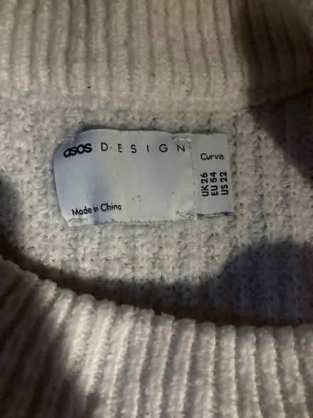 Photo of free Sweater (E8 4pt) #3