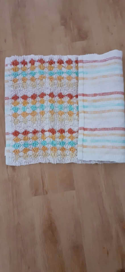 Photo of free Colourful Bath mat 31 x 20" (Enfield EN2) #2