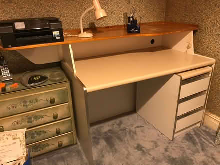 Photo of free Modern Desk (Emsworth town centre) #1
