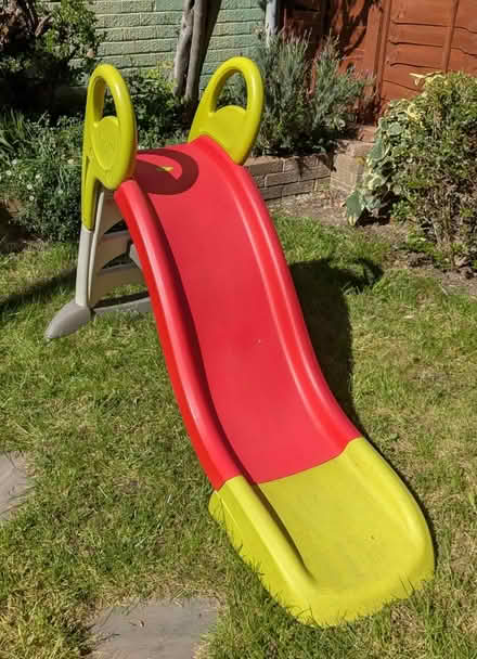Photo of free Smoby kids' slide, age 2+ (Clock House area, BR3) #1