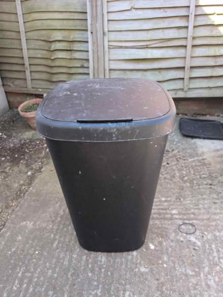 Photo of free One bin (Chiltern Road RG4) #1