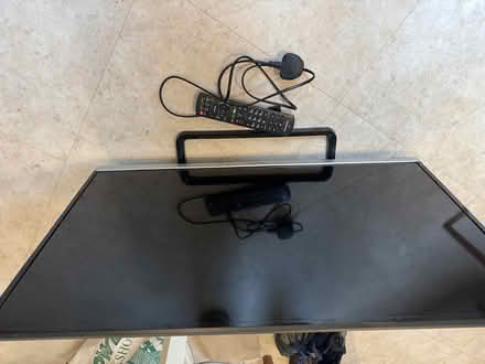 Photo of free 31” Veija Panasonic smart tv (Cowes PO31) #1