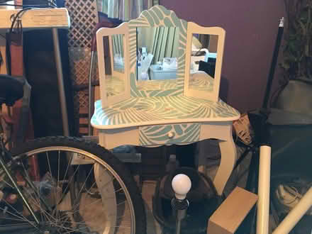 Photo of free Young girls Vanity Dressing Table (Liverpool L6) #1