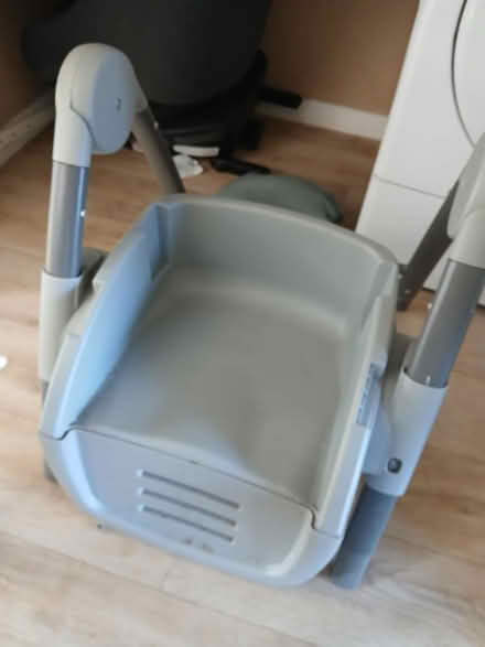 Photo of free Toddler table and chair (PO19) #2