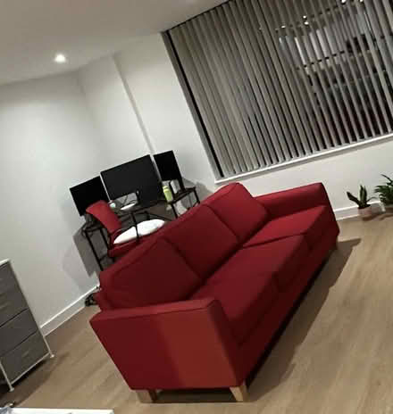 Photo of free Red couch -well maintained (Birmingham B5) #2