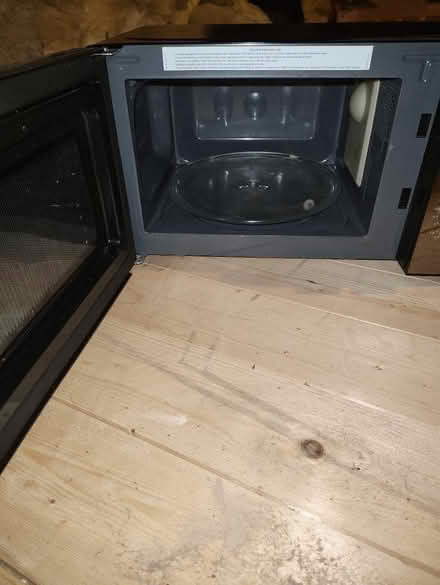 Photo of free Microwave (Sheffield s6) #2