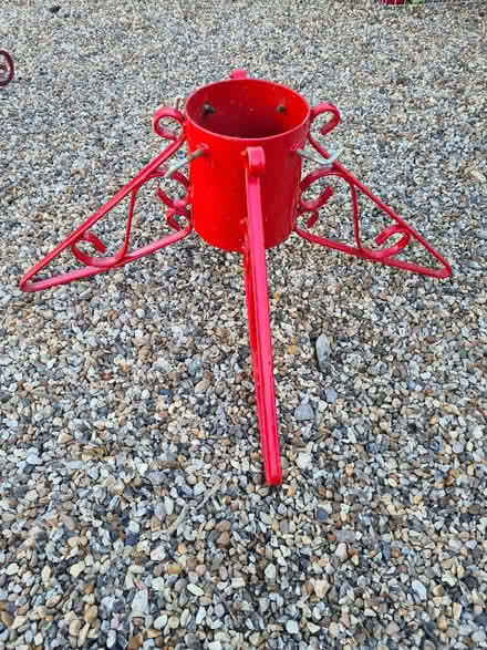 Photo of free Xmas tree stand red (Bray Studios SL4) #2