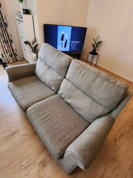 Photo of free Sofa (Ub81dg) #3
