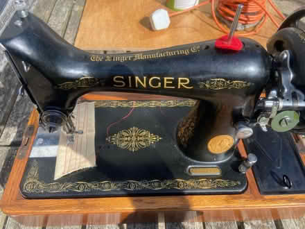 Photo of free Vintage singer sewing machine (Hove Station area BN3) #2