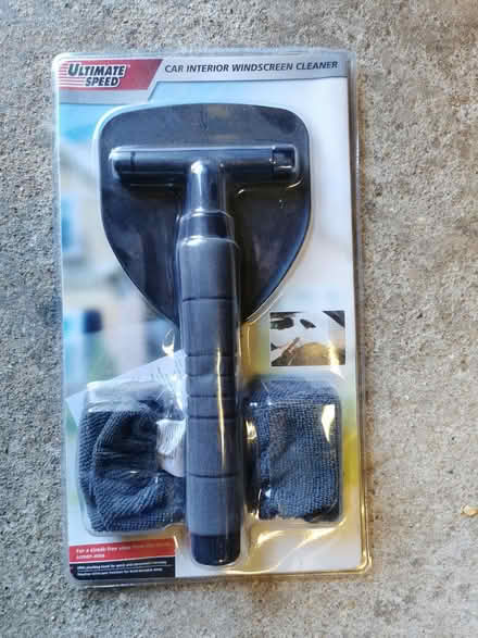 Photo of free Car windscreen cleaner. (Stratton on the Fosse BA3) #1