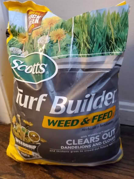 Photo of free Open bag of Scott's Turf Builder (8 Mile & Dequindre) #1