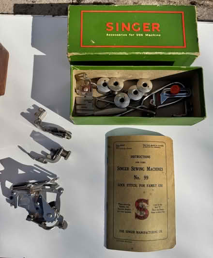 Photo of free Vintage singer sewing machine (Hove Station area BN3) #1