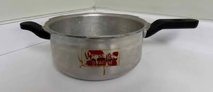 Photo of free Handi cooker & pressure cooker base (1075 Valencia Avenue) #3