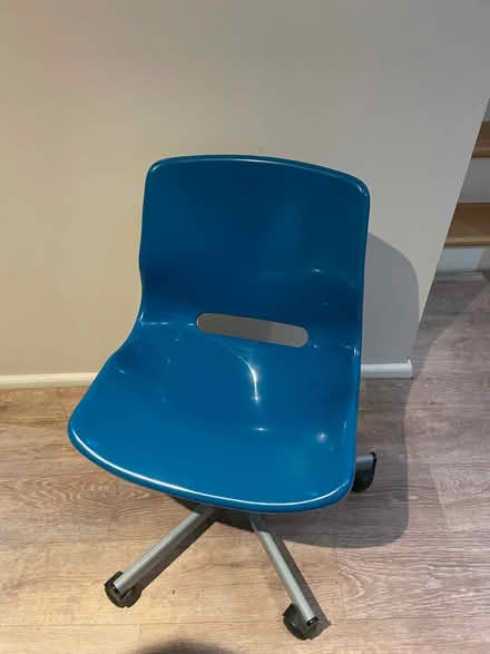 Photo of free Blue plastic office chair (Vange SS16) #2
