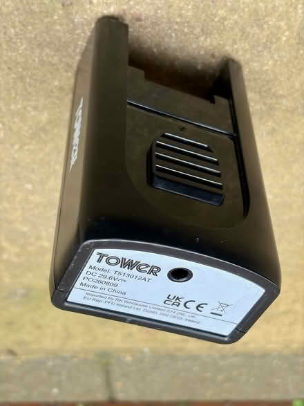 Photo of free Tower cordless vac, needs battery and may not work anyway (Reepham NR10) #2