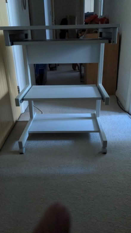 Photo of free Computer table (Vauxhall SW8) #3