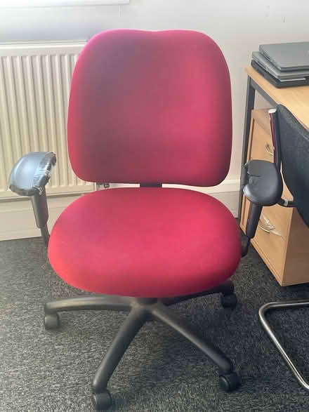 Photo of free Office chair. (Temple Street OX4) #1