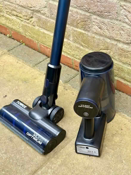 Photo of free Tower cordless vac, needs battery and may not work anyway (Reepham NR10) #1