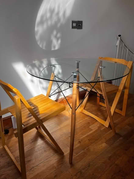 Photo of free Glass table (Parsons Green SW6) #4