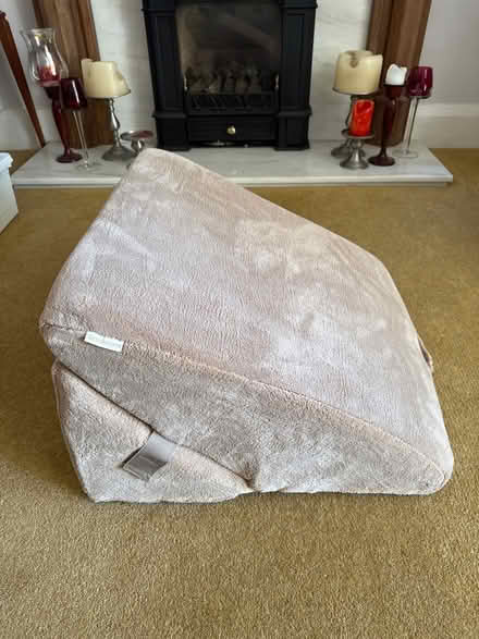 Photo of free PILLOW . Foam bed sit up support. (nottinghamfreegle CGA NG5) #2