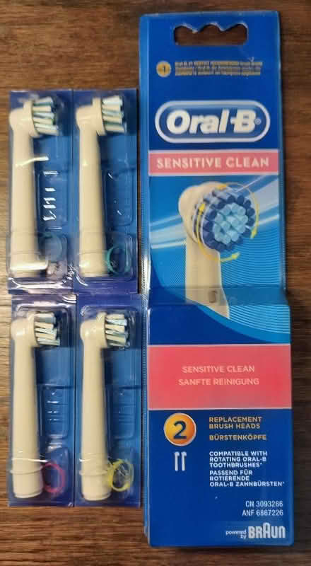 Photo of free BRAUN - Oral-b Rotating Toothbrush Heads - New (Franche DY11) #1