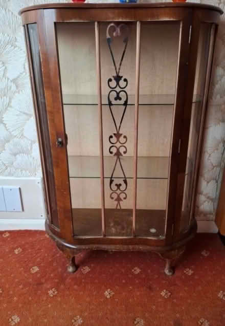 Photo of free Glass cabinet (De7 9la) #1