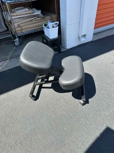 Photo of free Groovy Kneeling Computer Chair (Campbell Storage) #3