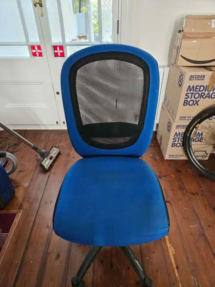 Photo of free Office chair (Wandsworth Common SW11) #1