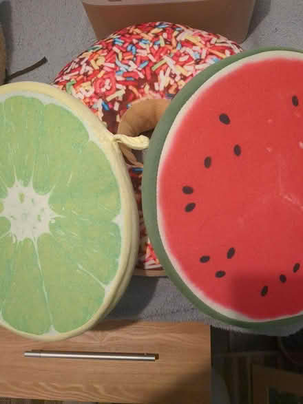 Photo of free 3 x round cushions (Bedford MK40) #1