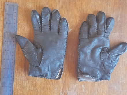 Photo of free Brown leather gloves (Kidlington OX5) #1