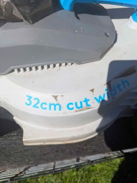 Photo of free 32cm battery mower & 40volt strimmer, charger & battery (Grangeway area NN10) #4