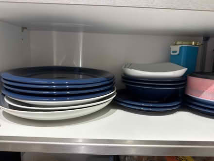 Photo of free Set of plates (BR1) #1