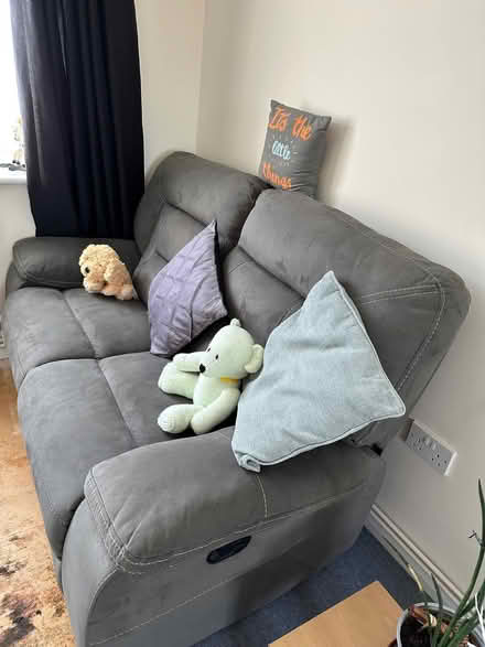 Photo of free Settee (Strood ME2) #2