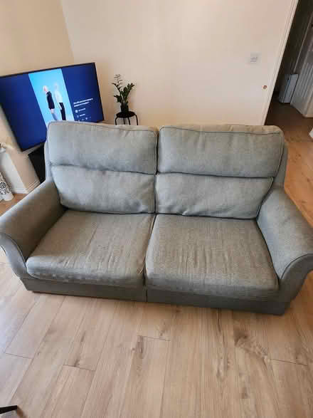 Photo of free Sofa (Ub81dg) #2