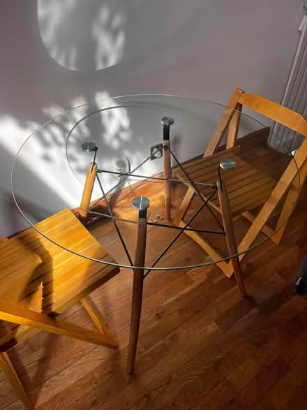 Photo of free Glass table (Parsons Green SW6) #3